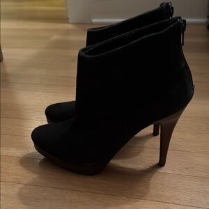 Elegant Black Ankle Boots